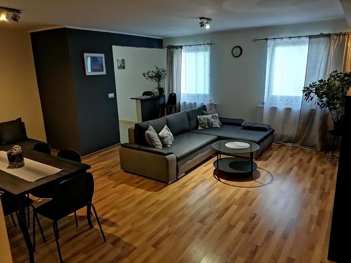 Apartamenty Pod Dzikowcem โบกุสชุฟ-กอร์เซ ภายนอก รูปภาพ