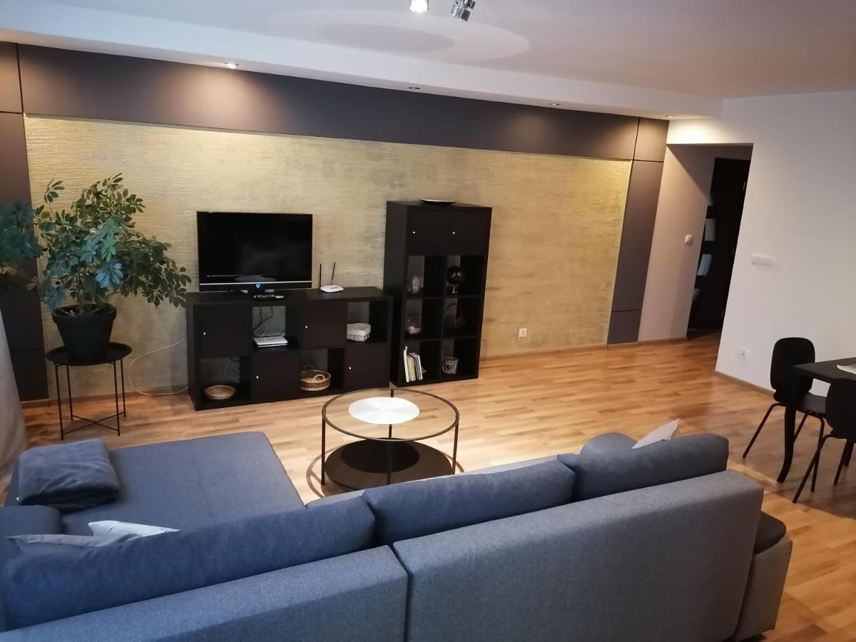 Apartamenty Pod Dzikowcem โบกุสชุฟ-กอร์เซ ภายนอก รูปภาพ