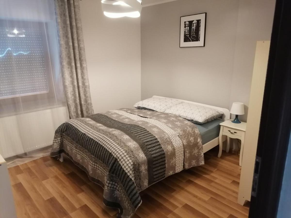 Apartamenty Pod Dzikowcem โบกุสชุฟ-กอร์เซ ภายนอก รูปภาพ