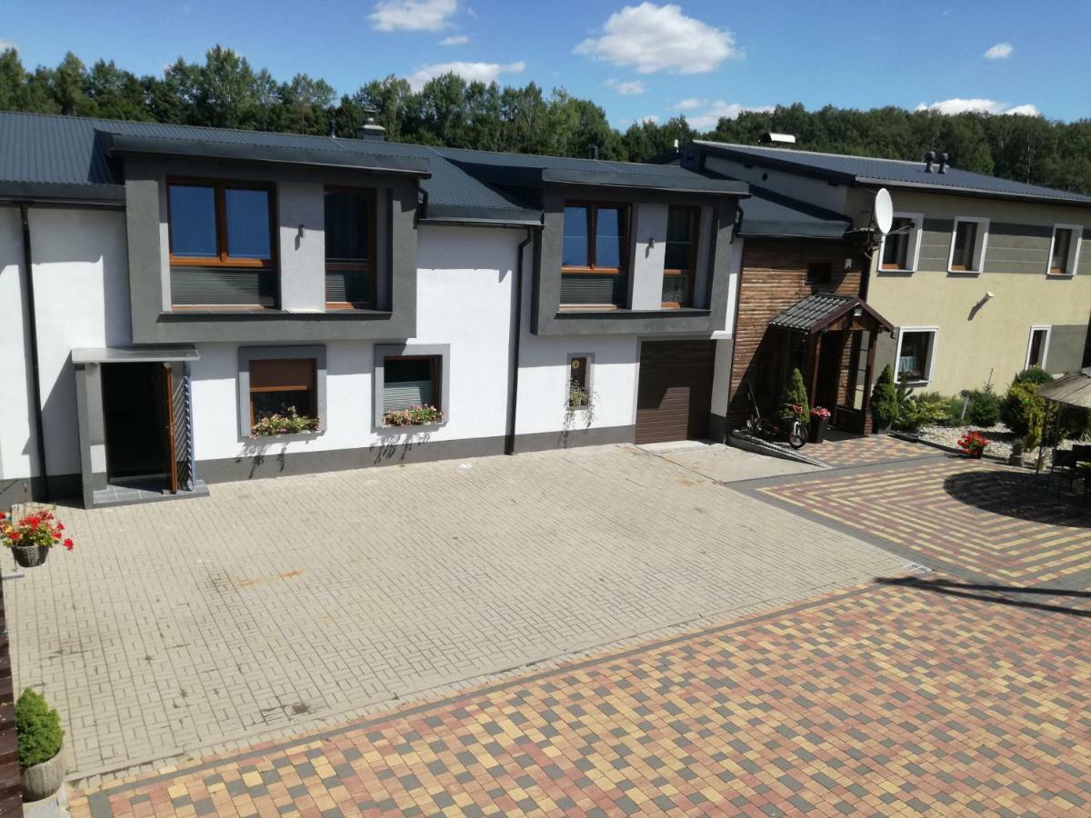 Apartamenty Pod Dzikowcem โบกุสชุฟ-กอร์เซ ภายนอก รูปภาพ